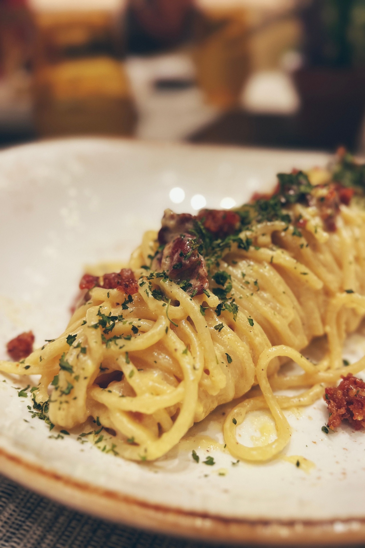 Spaghetti alla carbonara plated
